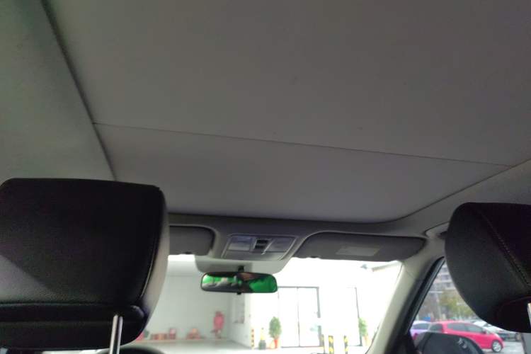 Used Hyundai ix25 2017 1.6L Automatic Smart Version Headliner