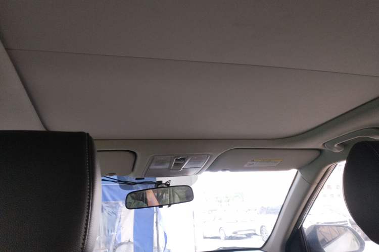 Used Hyundai ix25 2017 1.6L Automatic Smart Version Headliner