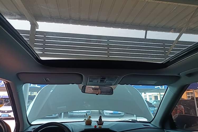 Used Hyundai ix25 2017 1.6L Automatic Smart Version Headliner
