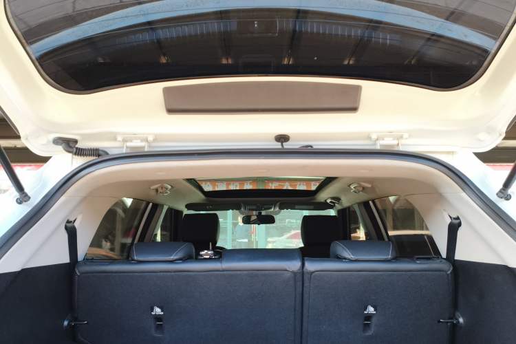Used Hyundai ix25 2017 1.6L Automatic Smart Version Headliner