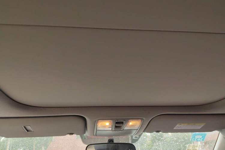 Used Hyundai ix25 2017 1.6L Automatic Smart Version Headliner