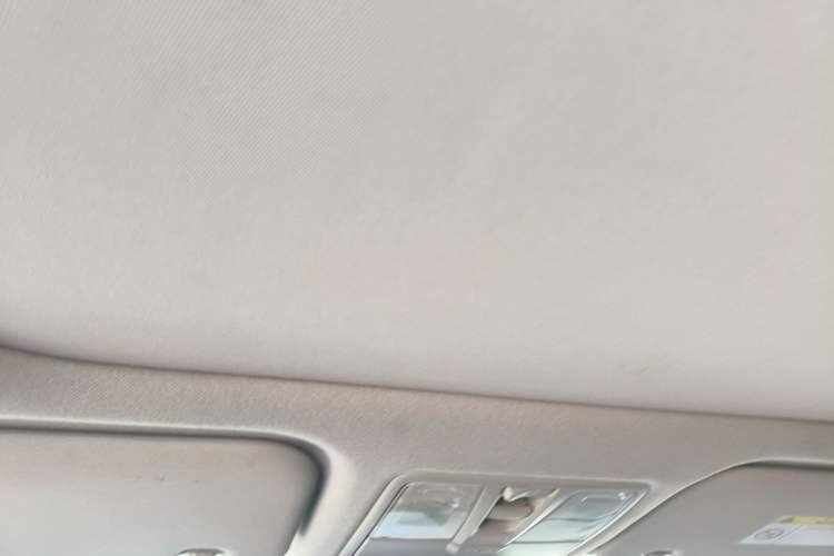 Used Hyundai ix25 2017 1.6L Automatic Smart Version Headliner