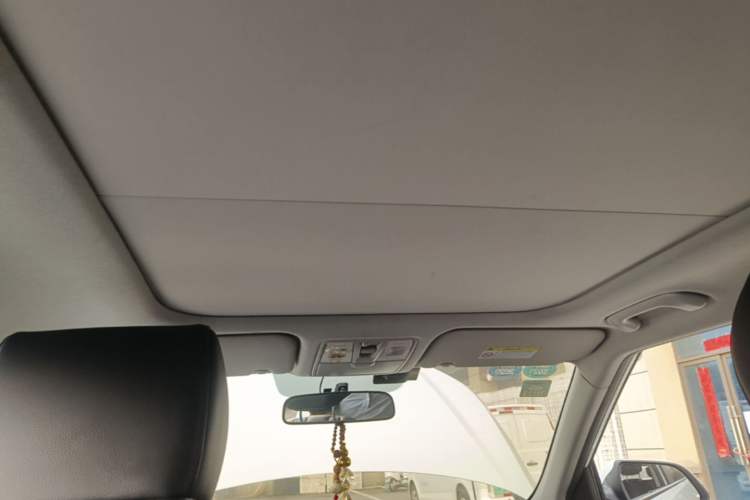 Used Hyundai ix25 2017 1.6L Automatic Smart Version Headliner