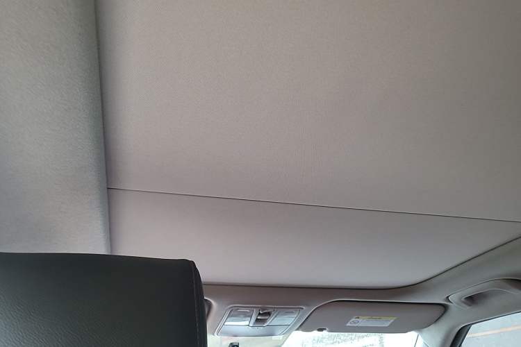 Used Hyundai ix25 2017 1.4T Automatic Smart Version Headliner
