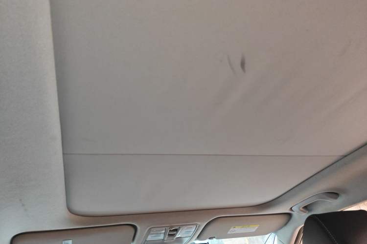 Used Hyundai ix25 2017 1.6L Automatic Smart Version Headliner