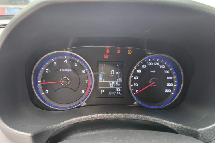 Used Hyundai ix25 2017 1.6L Automatic Smart Version Instrument Cluster