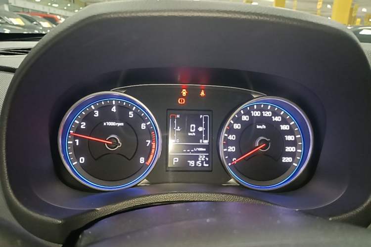 Used Hyundai ix25 2017 1.6L Automatic Smart Version Instrument Cluster