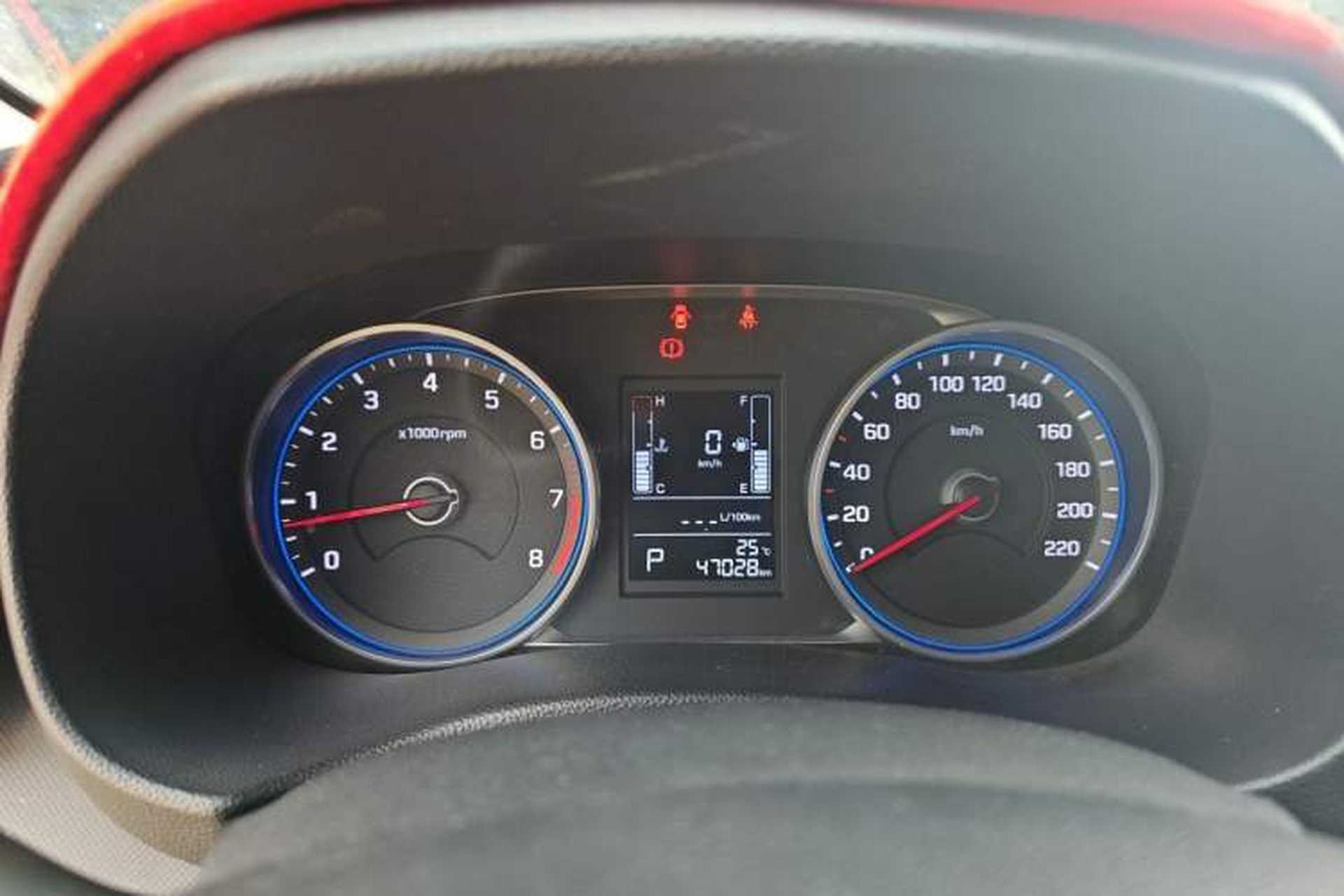 Used Hyundai ix25 2017 1.6L Automatic Smart Version Instrument Cluster