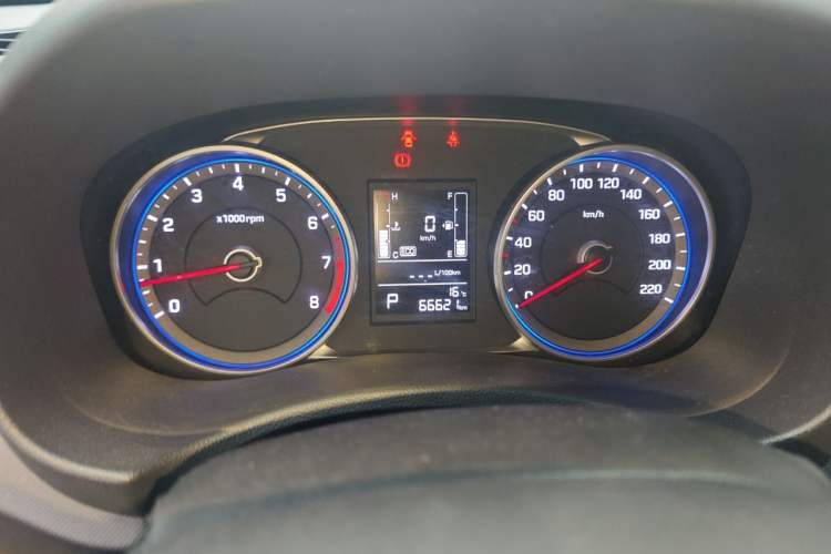 Used Hyundai ix25 2017 1.6L Automatic Smart Version Instrument Cluster