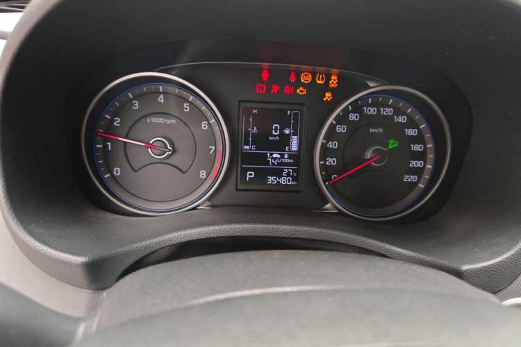 Used Hyundai ix25 2017 1.6L Automatic Smart Version Instrument Cluster