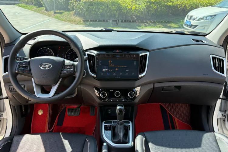 Used Hyundai ix25 2017 1.6L Automatic Smart Version Interior 1