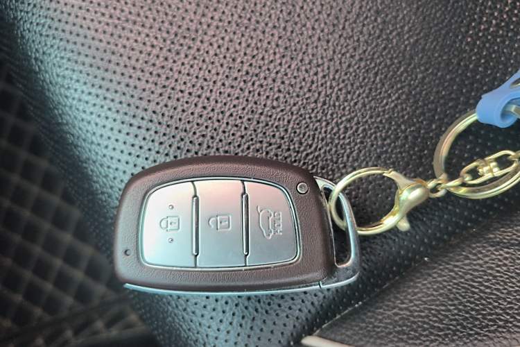 Used Hyundai ix25 2017 1.6L Automatic Smart Version Interior 1