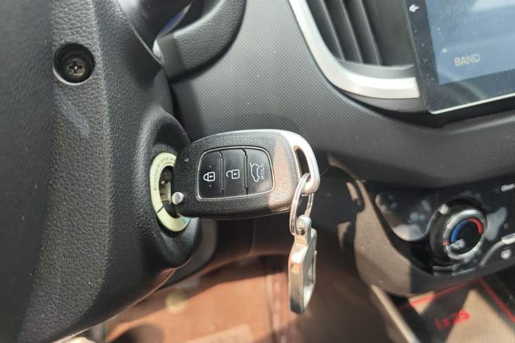 Used Hyundai ix25 2017 1.6L Manual Fashion Model Interior 1