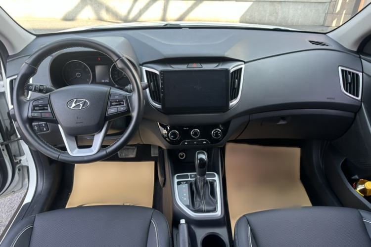 Used Hyundai ix25 2017 1.6L Automatic Smart Version Interior 1