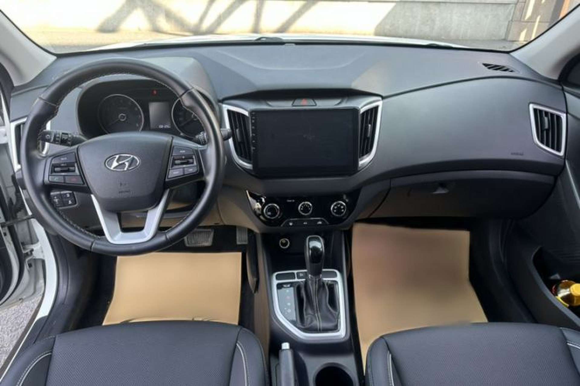 Used Hyundai ix25 2017 1.6L Automatic Smart Version Interior 1