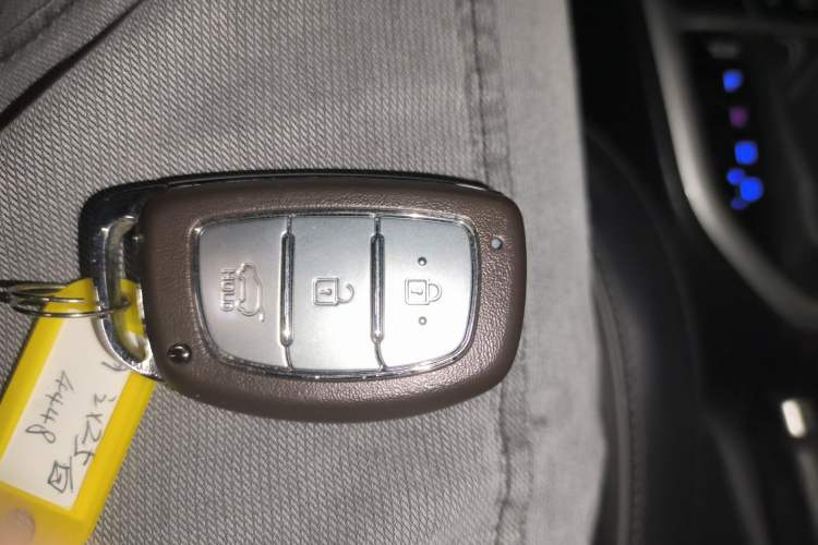 Used Hyundai ix25 2017 1.6L Automatic Smart Version Interior 1