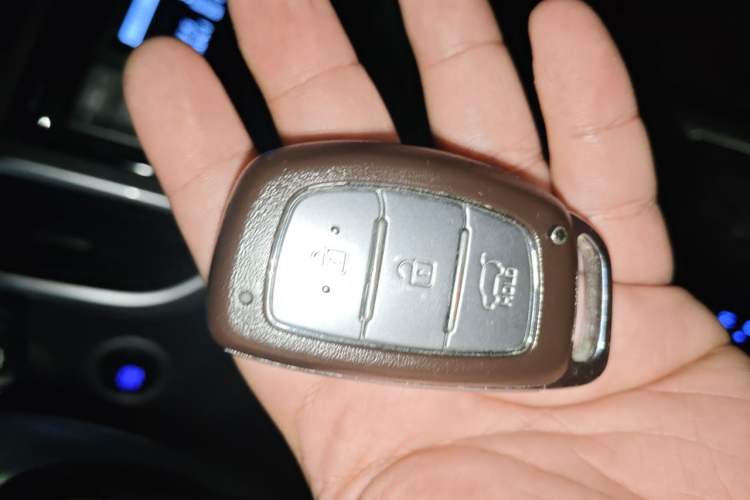 Used Hyundai ix25 2017 1.6L Automatic Smart Version Interior 1