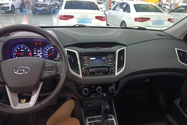 Used Hyundai ix25 2017 1.6L Automatic Smart Version Interior 1