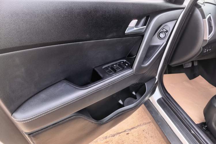 Used Hyundai ix25 2017 1.6L Automatic Smart Version Interior 1