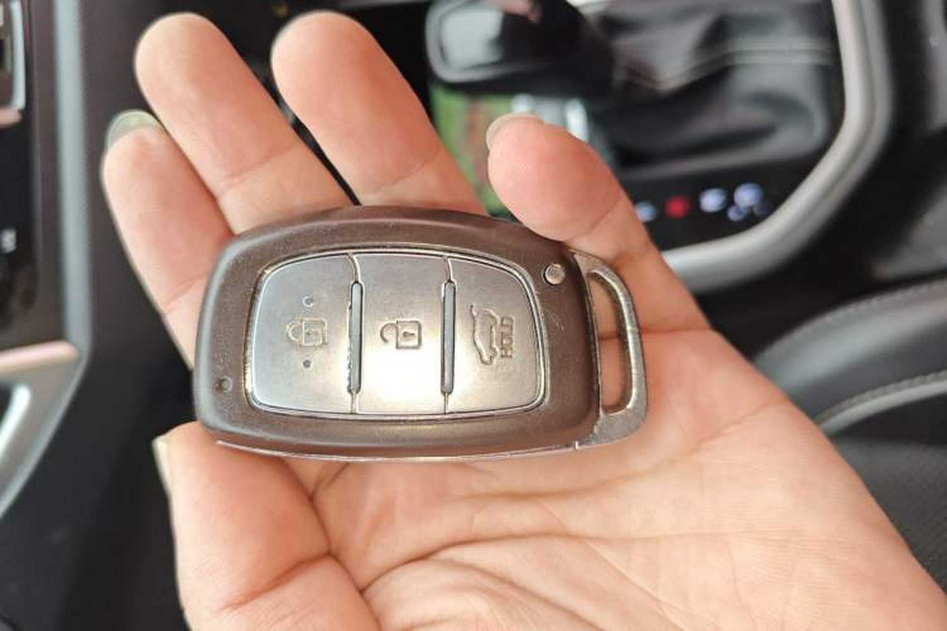Used Hyundai ix25 2017 1.6L Automatic Smart Version Interior 1