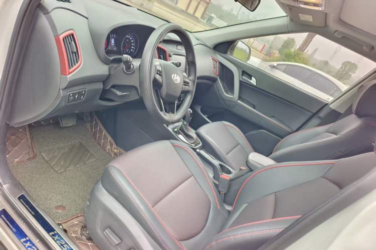 Used Hyundai ix25 2017 1.4T Automatic Smart Version Interior 2