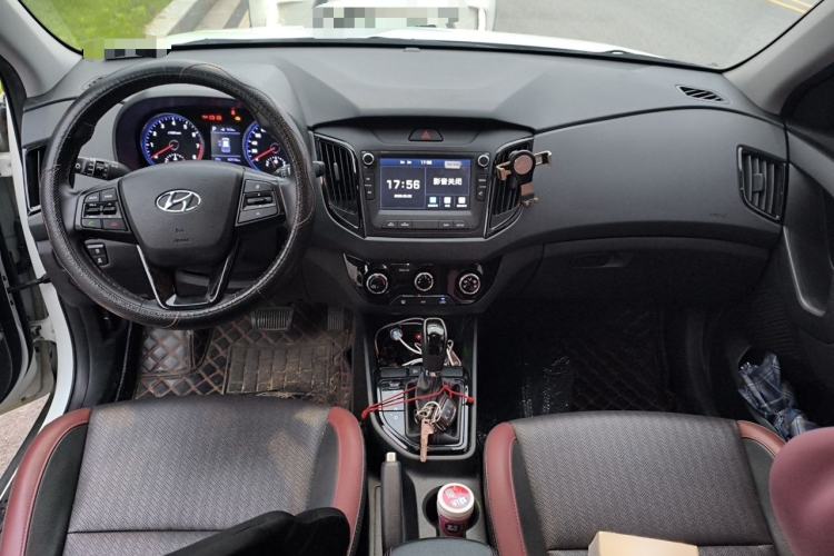 Used Hyundai ix25 2017 1.4T Automatic Smart Version Interior 2