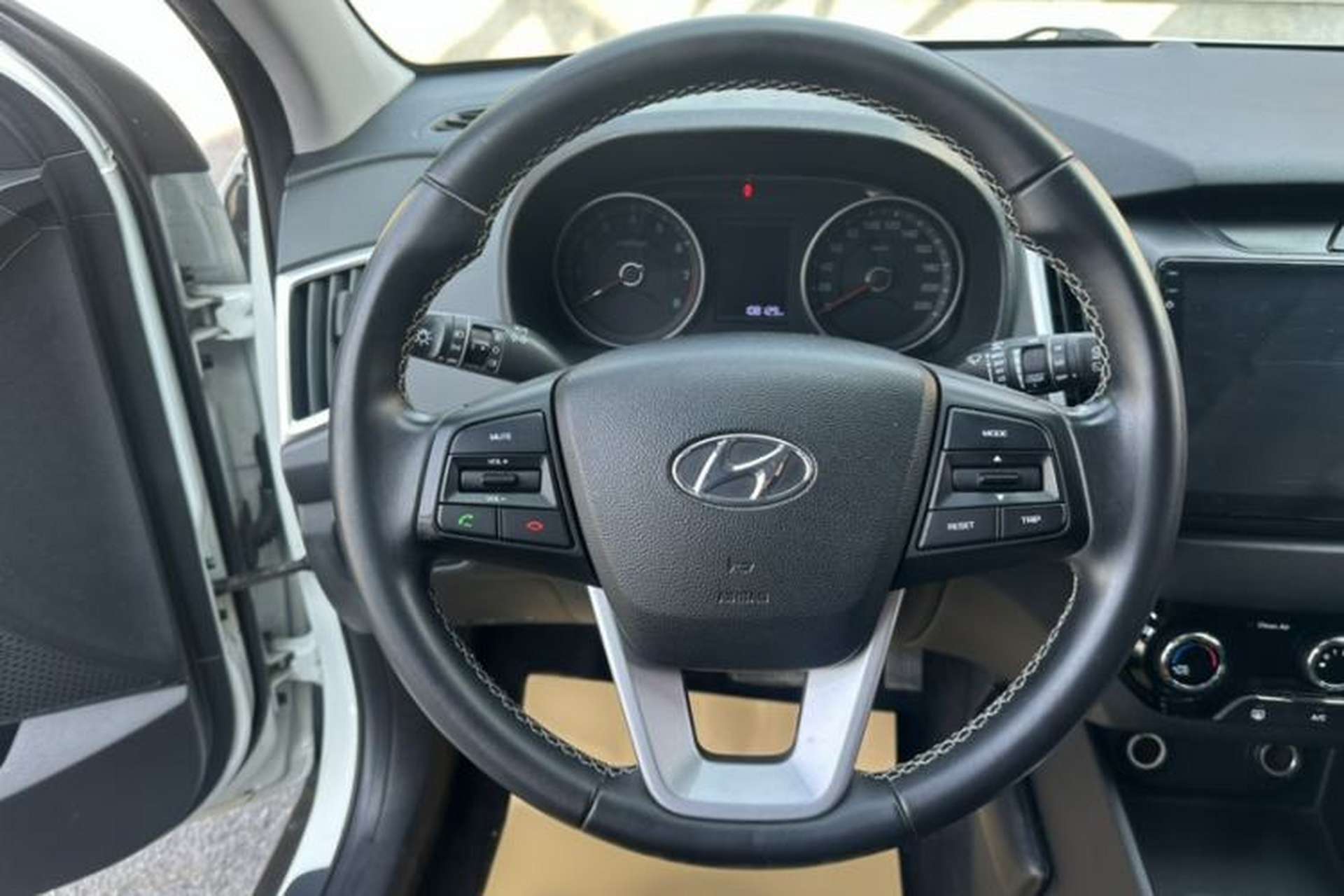 Used Hyundai ix25 2017 1.6L Automatic Smart Version Interior 2