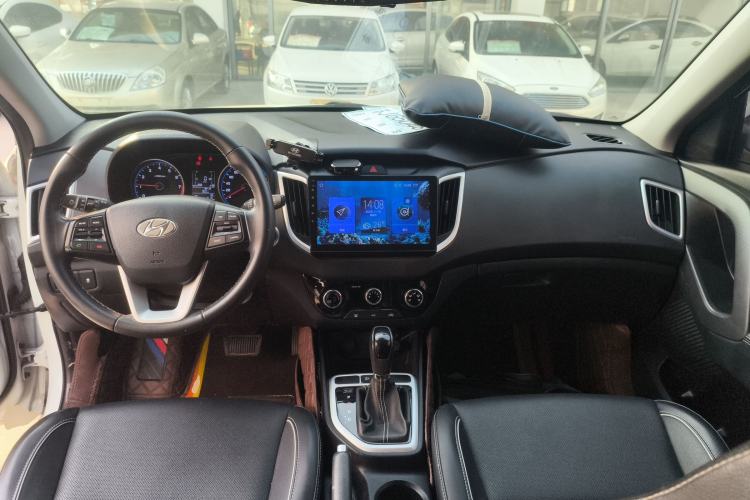 Used Hyundai ix25 2017 1.6L Automatic Smart Version Interior 2