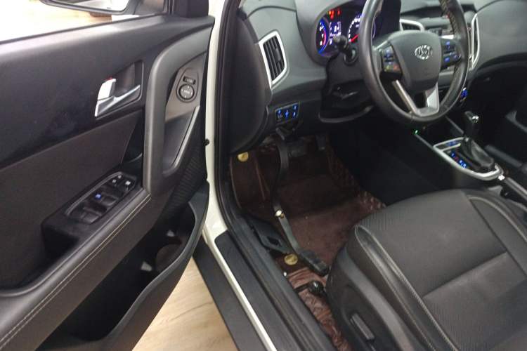 Used Hyundai ix25 2017 1.6L Automatic Smart Version Interior 2
