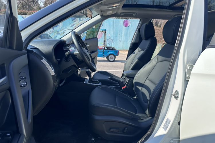 Used Hyundai ix25 2017 1.6L Automatic Smart Version Interior 2