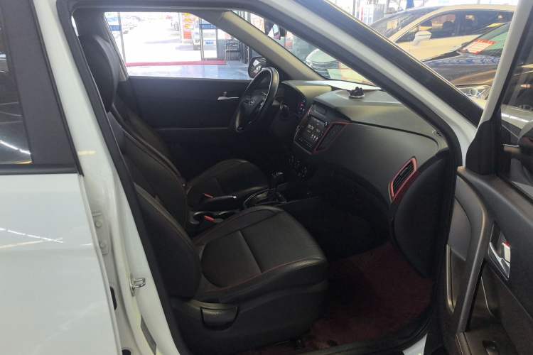 Used Hyundai ix25 2017 1.4T Automatic Smart Version Interior 2