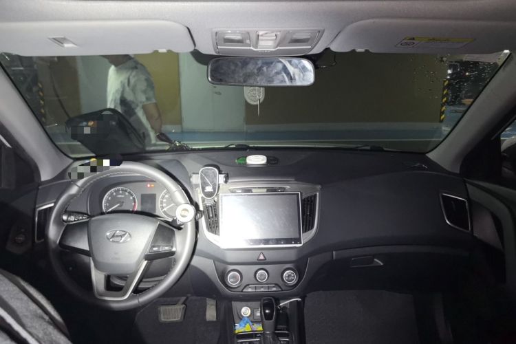 Used Hyundai ix25 2017 1.6L Automatic Smart Version Interior 2