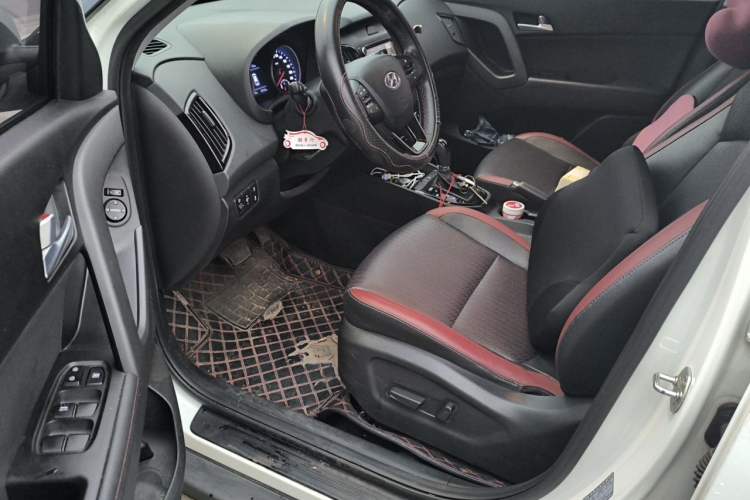 Used Hyundai ix25 2017 1.4T Automatic Smart Version Interior 3