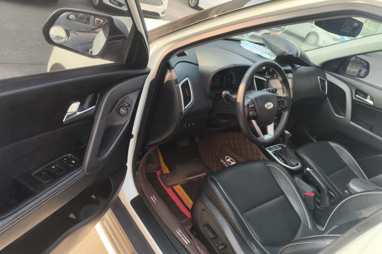 Used Hyundai ix25 2017 1.6L Automatic Smart Version Interior 3