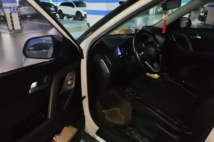 Used Hyundai ix25 2017 1.6L Automatic Smart Version Interior 3