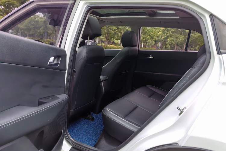 Used Hyundai ix25 2017 1.6L Automatic Smart Version Interior 3