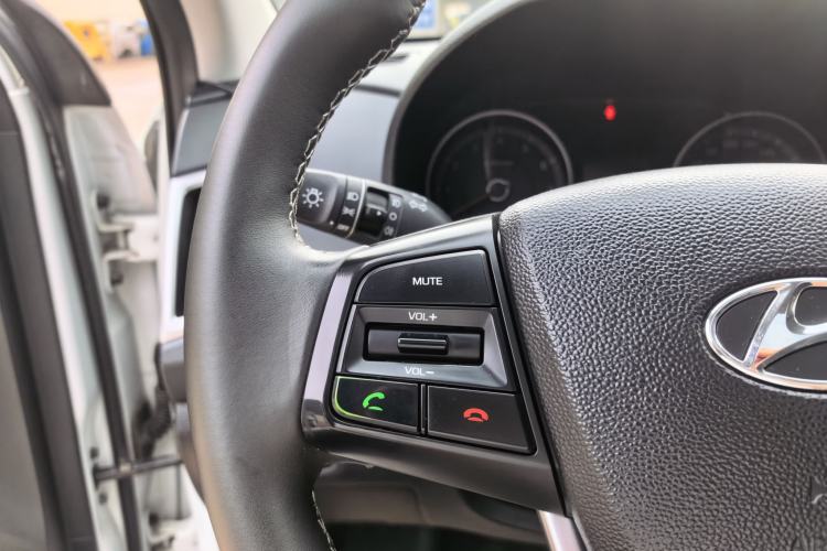 Used Hyundai ix25 2017 1.6L Automatic Smart Version Interior 3