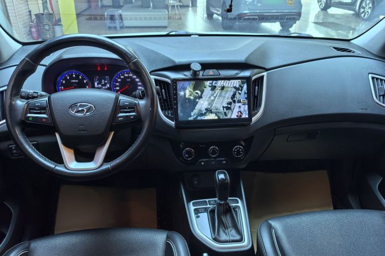 Used Hyundai ix25 2017 1.6L Automatic Smart Version Interior 4