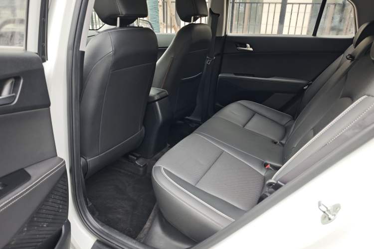 Used Hyundai ix25 2017 1.6L Automatic Smart Version Interior 4