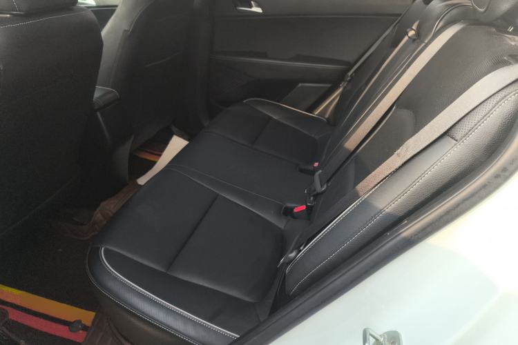 Used Hyundai ix25 2017 1.6L Automatic Smart Version Interior 4