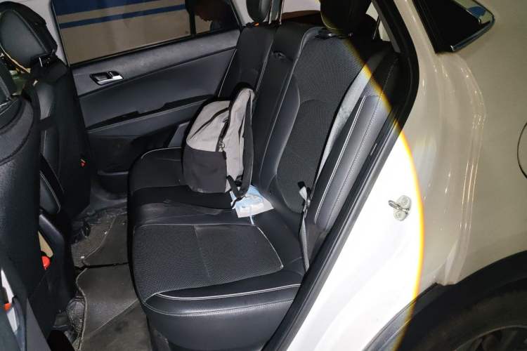 Used Hyundai ix25 2017 1.6L Automatic Smart Version Interior 4