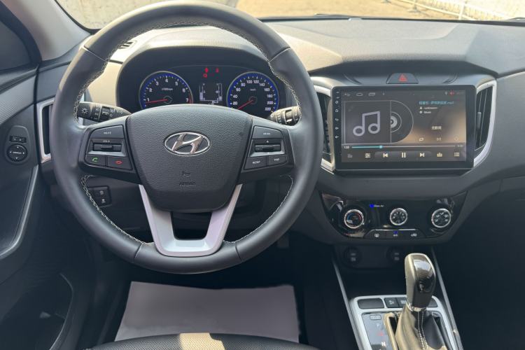 Used Hyundai ix25 2017 1.6L Automatic Smart Version Interior 4