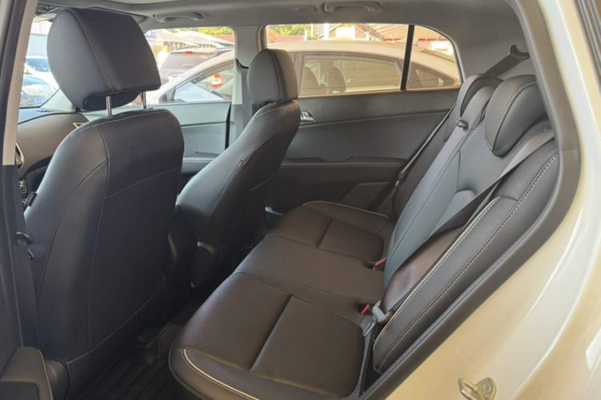 Used Hyundai ix25 2017 1.6L Automatic Smart Version Interior 4