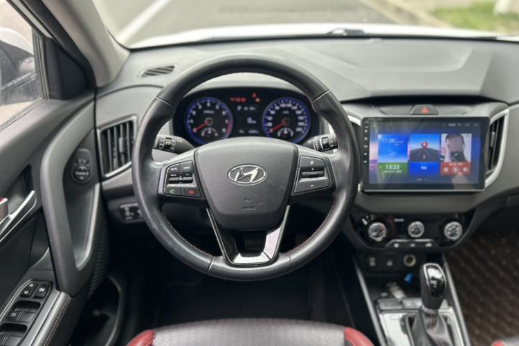 Used Hyundai ix25 2017 1.4T Automatic Smart Version Interior 5