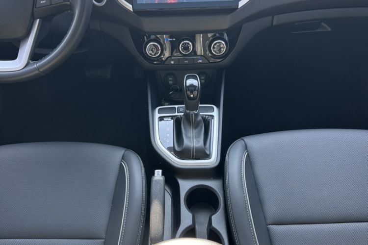 Used Hyundai ix25 2017 1.6L Automatic Smart Version Interior 5