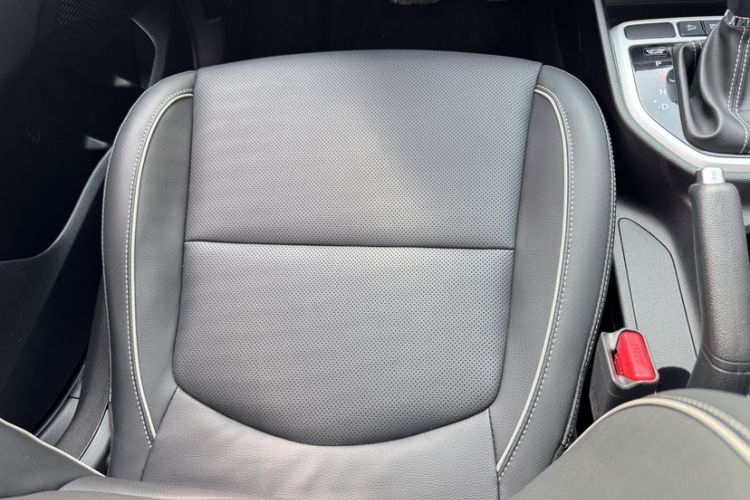 Used Hyundai ix25 2017 1.6L Automatic Smart Version Interior 5