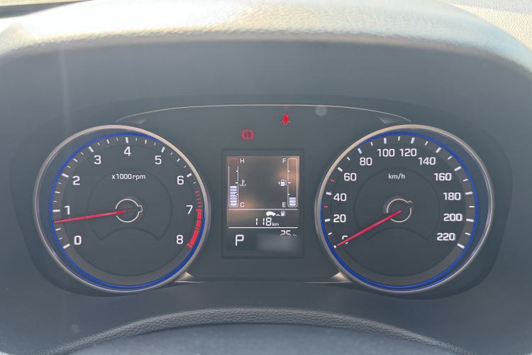 Used Hyundai ix25 2017 1.6L Automatic Smart Version Interior 6