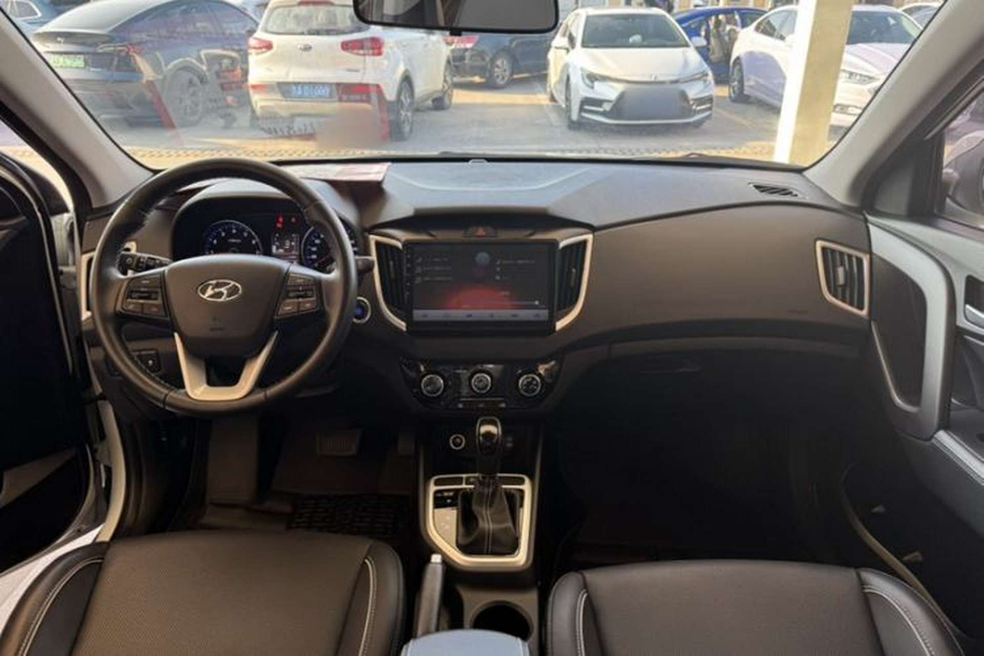 Used Hyundai ix25 2017 1.6L Automatic Smart Version Interior 9