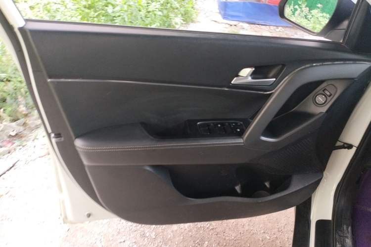 Used Hyundai ix25 2017 1.6L Automatic Smart Version Left Front Door Interior