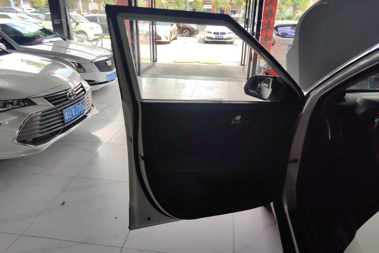 Used Hyundai ix25 2017 1.6L Automatic Smart Version Left Front Door Interior